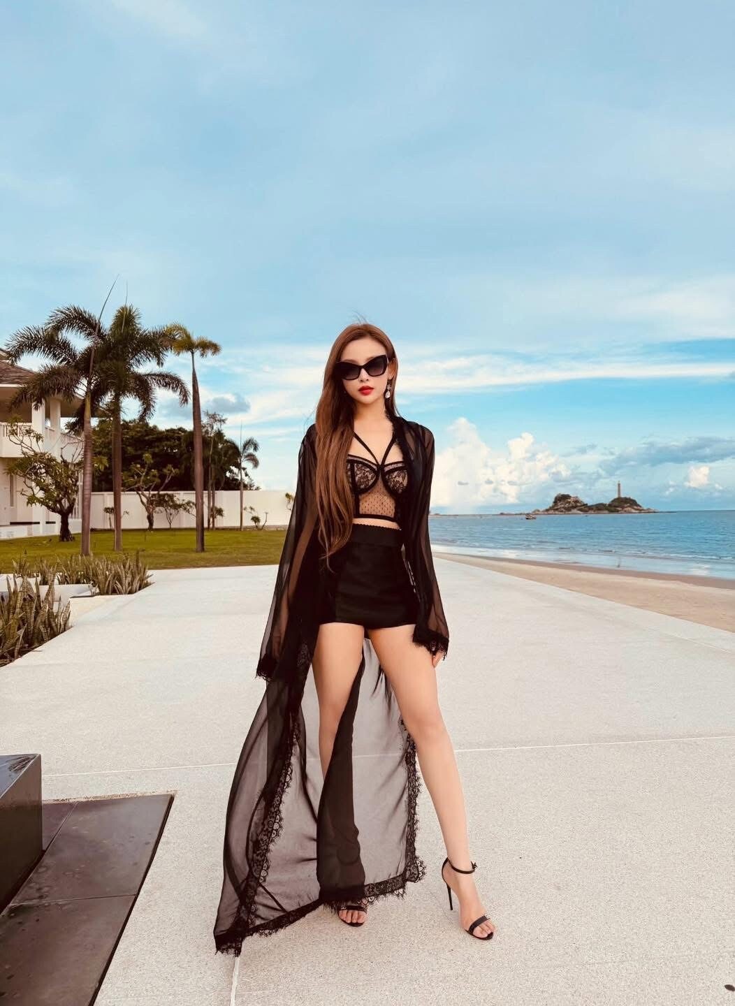 View - Học gì từ thời trang đi biển của các phú bà giàu nhất nhì MXH Việt? | Báo Tri thức và Cuộc sống - TIN TỨC PHỔ BIẾN KIẾN THỨC 24H