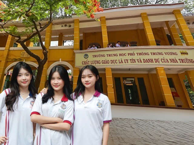 Ngôi trường cấp 3 ở TP.HCM sở hữu view "triệu đô", điểm chuẩn thuộc top đầu, học sinh đa tài nhiều lĩnh vực