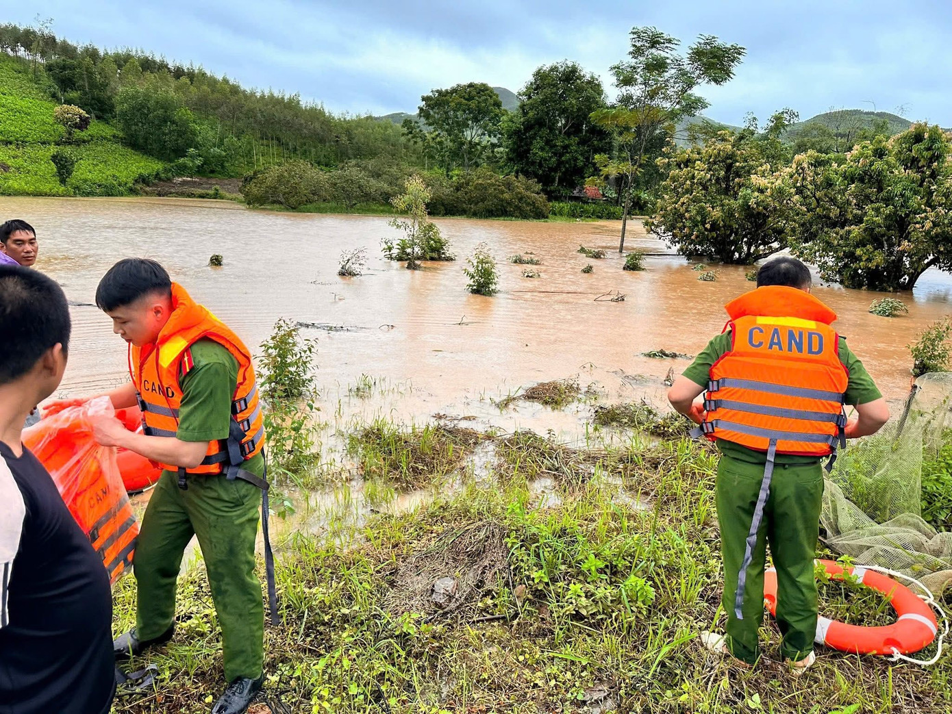 View - Tin tức 24h: Biển Đông sắp đón bão | Báo Tri thức và Cuộc sống - TIN TỨC PHỔ BIẾN KIẾN THỨC 24H