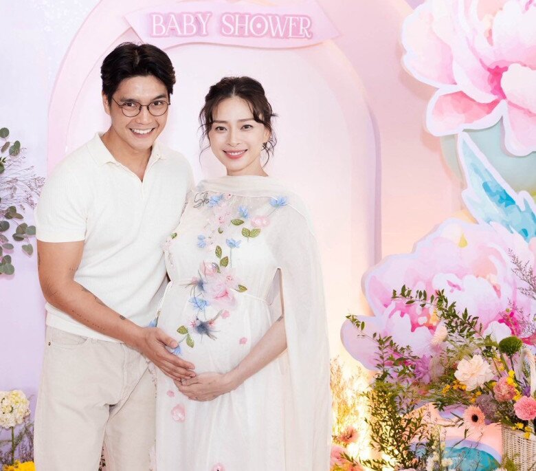 View - 3 ông chồng nổi tiếng đi học lớp tiền sản: Thủ môn Đặng Văn Lâm đỡ đần vợ cực khéo, nhìn chồng trẻ Ngô Thanh Vân mà run giùm | Báo Tri thức và Cuộc sống - TIN TỨC PHỔ BIẾN KIẾN THỨC 24H