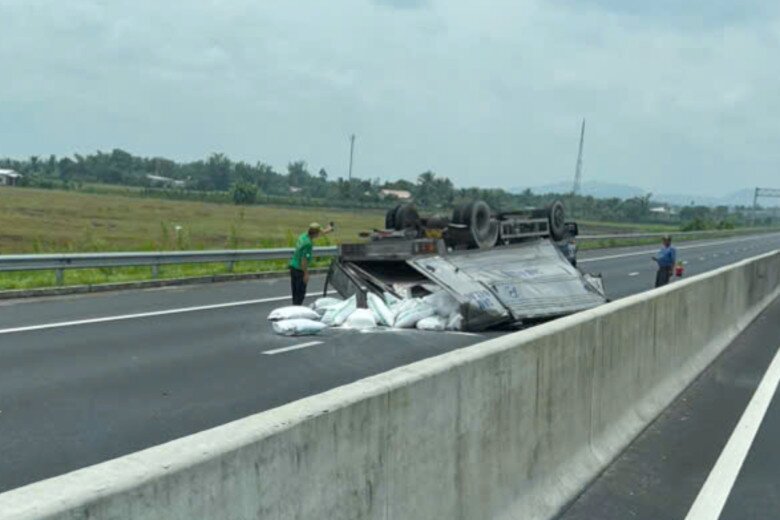 View - Tin tức 24h: Miền Bắc lại chuẩn bị đón mưa lớn do ảnh hưởng của áp thấp nhiệt đới mạnh thành bão? | Báo Tri thức và Cuộc sống - TIN TỨC PHỔ BIẾN KIẾN THỨC 24H